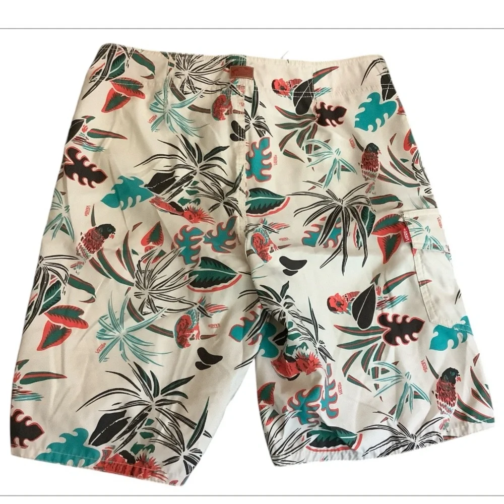 Van’s Off the Wall Hawaiian Print Board Shorts Size 30 Mens NWT